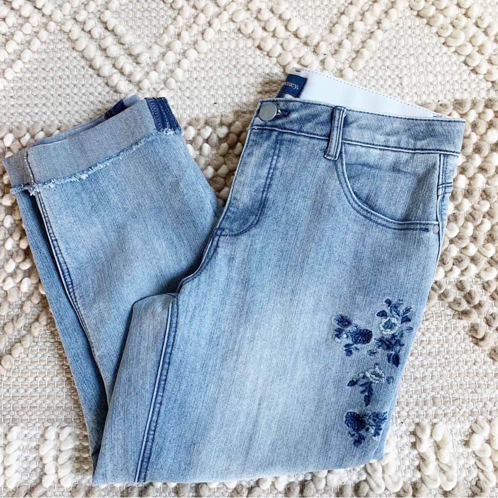 Democracy Embroidered Capri Straight Jeans Raw Edge Ab Solution Mid Rise Sz 8